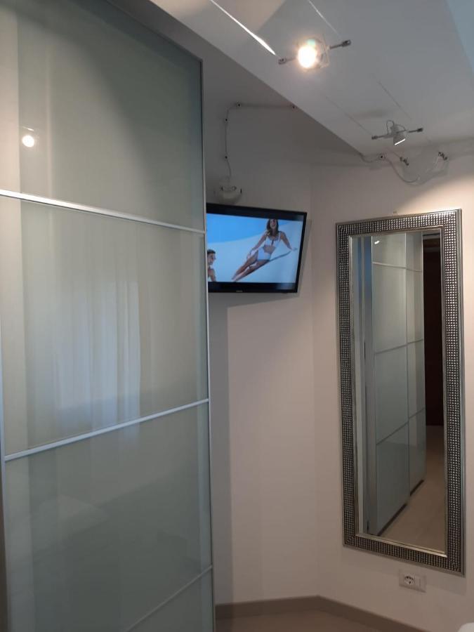 Bmp Apartment Gioiosa 1 Terrazza Vista Lago بيلجيراتي المظهر الخارجي الصورة