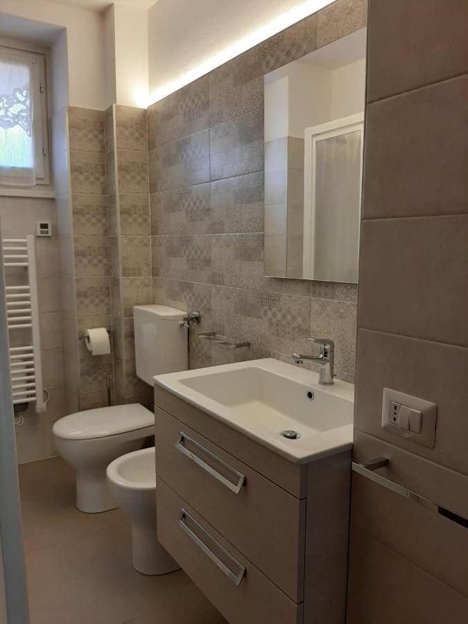Bmp Apartment Gioiosa 1 Terrazza Vista Lago بيلجيراتي المظهر الخارجي الصورة