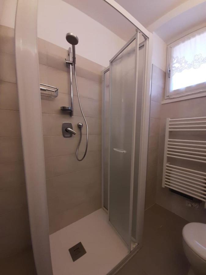 Bmp Apartment Gioiosa 1 Terrazza Vista Lago بيلجيراتي المظهر الخارجي الصورة
