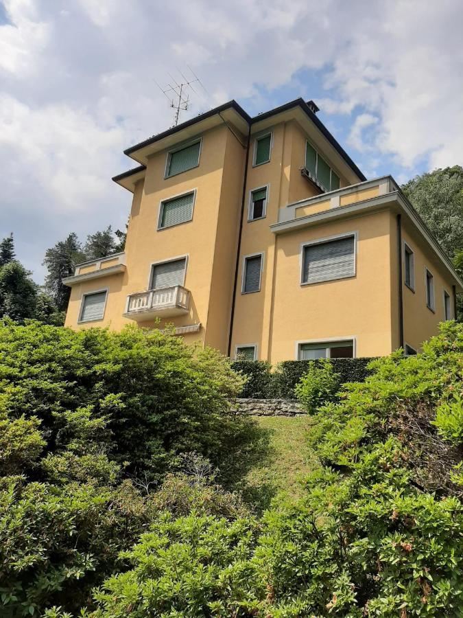 Bmp Apartment Gioiosa 1 Terrazza Vista Lago بيلجيراتي المظهر الخارجي الصورة